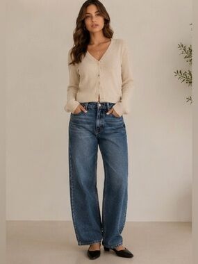 Ricki’s Mid-wash Barrel Jean Size 4 Long
